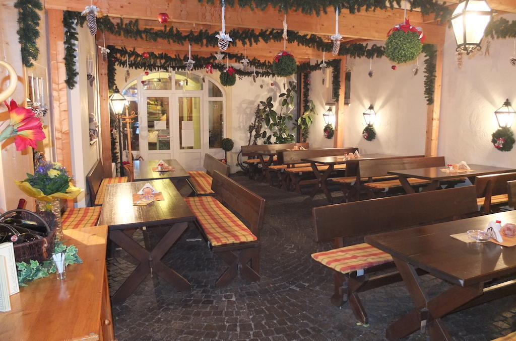Gasthof Ludl Groß-Enzersdorf Екстериор снимка