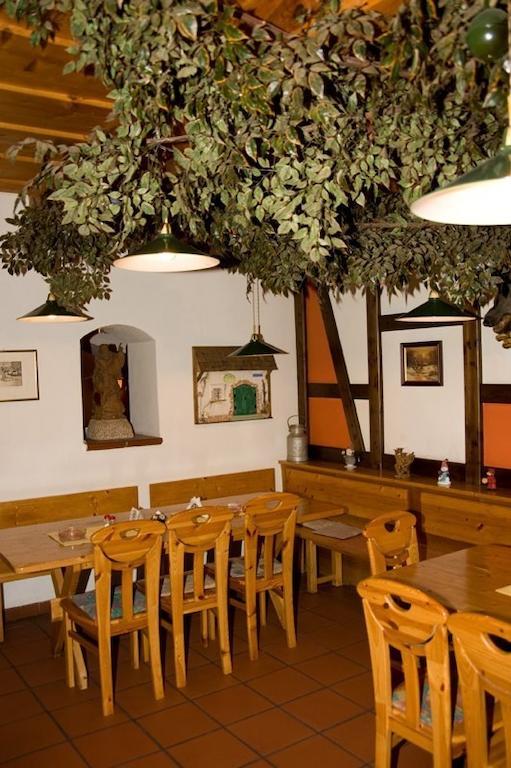 Gasthof Ludl Groß-Enzersdorf Екстериор снимка